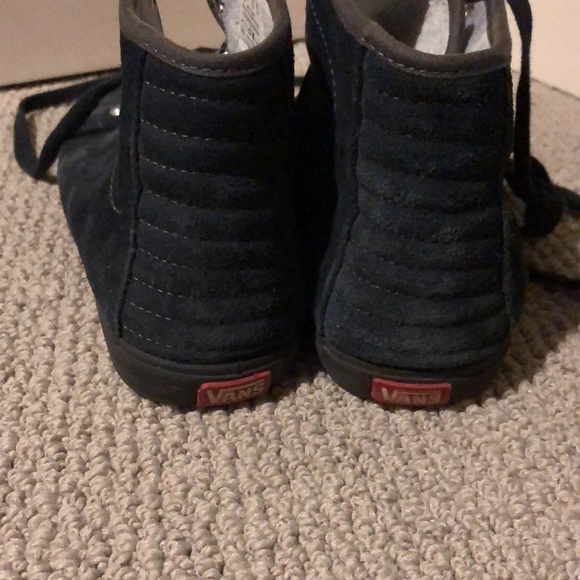 Vans Hadley Hiker Fur Lined High Tops - Picture 8 of 9